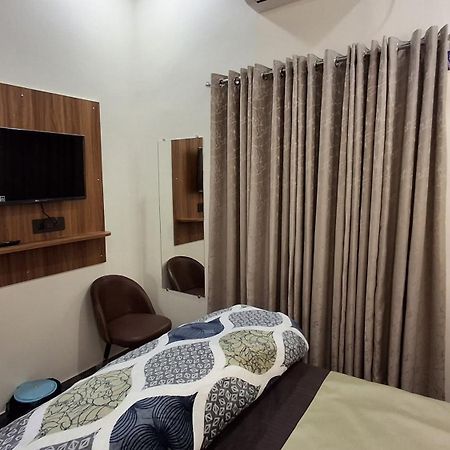 Hotel Shri Harihar Dham Mathura Exteriér fotografie