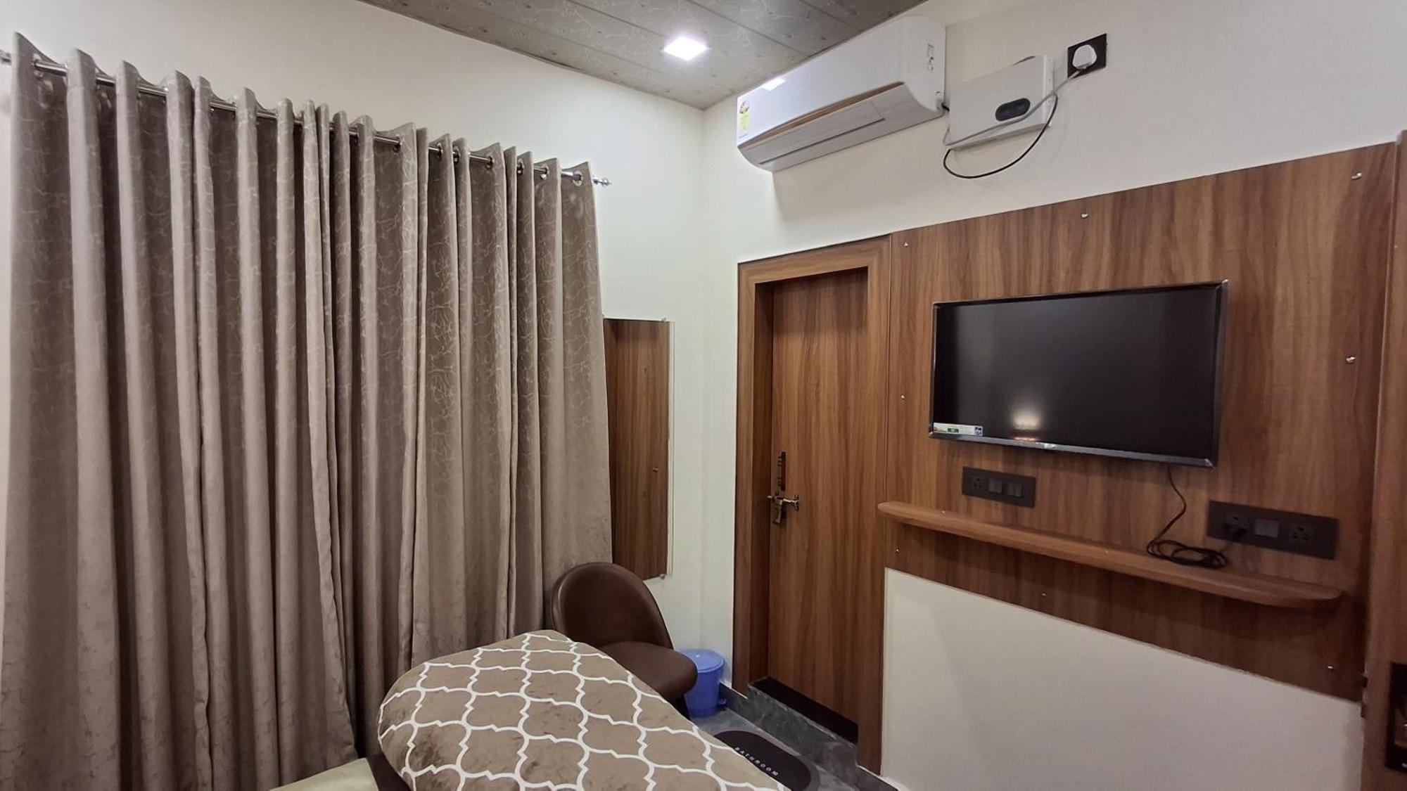 Hotel Shri Harihar Dham Mathura Exteriér fotografie